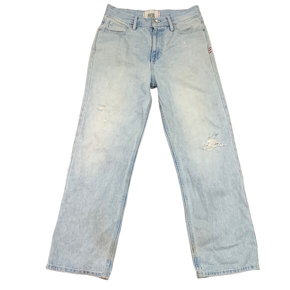 Urban Outfitters BDG Skater Fit Light Wash Distressed Straight Leg Jeans - Picture 1 of 7